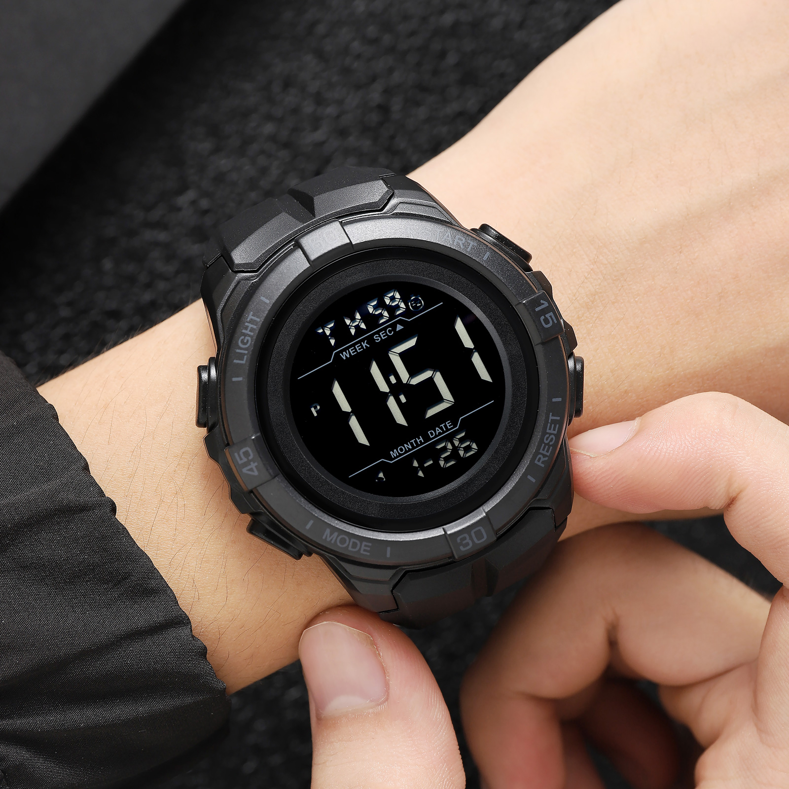 SKMEI 2565 Men's Fashionable Digital Sports Watch