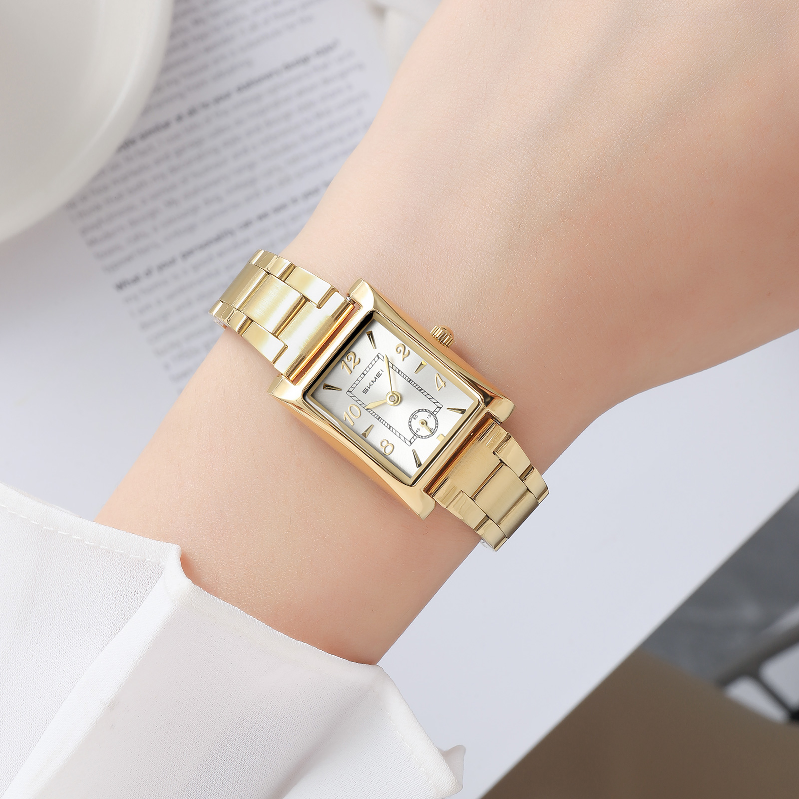 SKMEI 2570 WOMEN STEEL WATCH