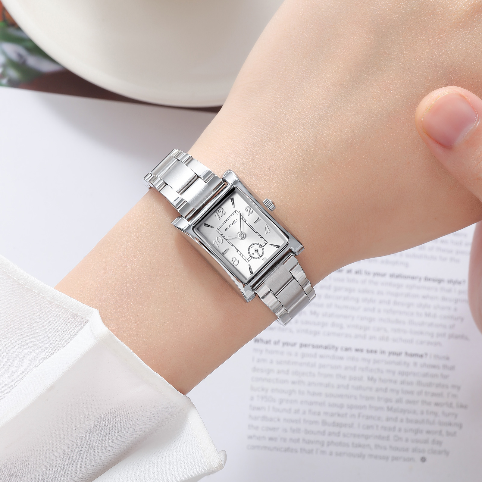 SKMEI 2570 WOMEN STEEL WATCH