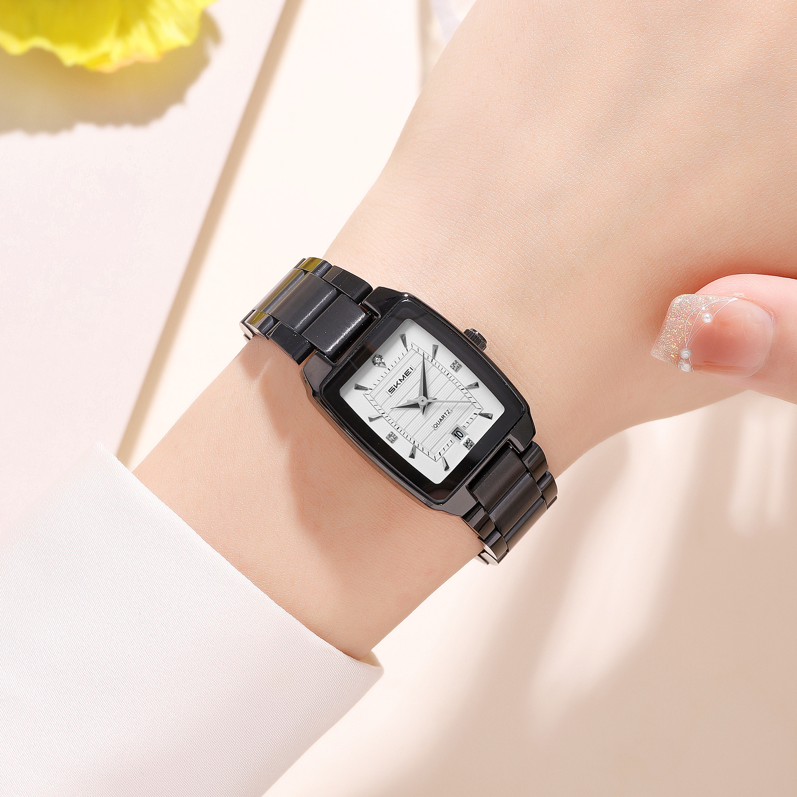 SKMEI 2578 FASHION STEEL WATCH FOR LADY