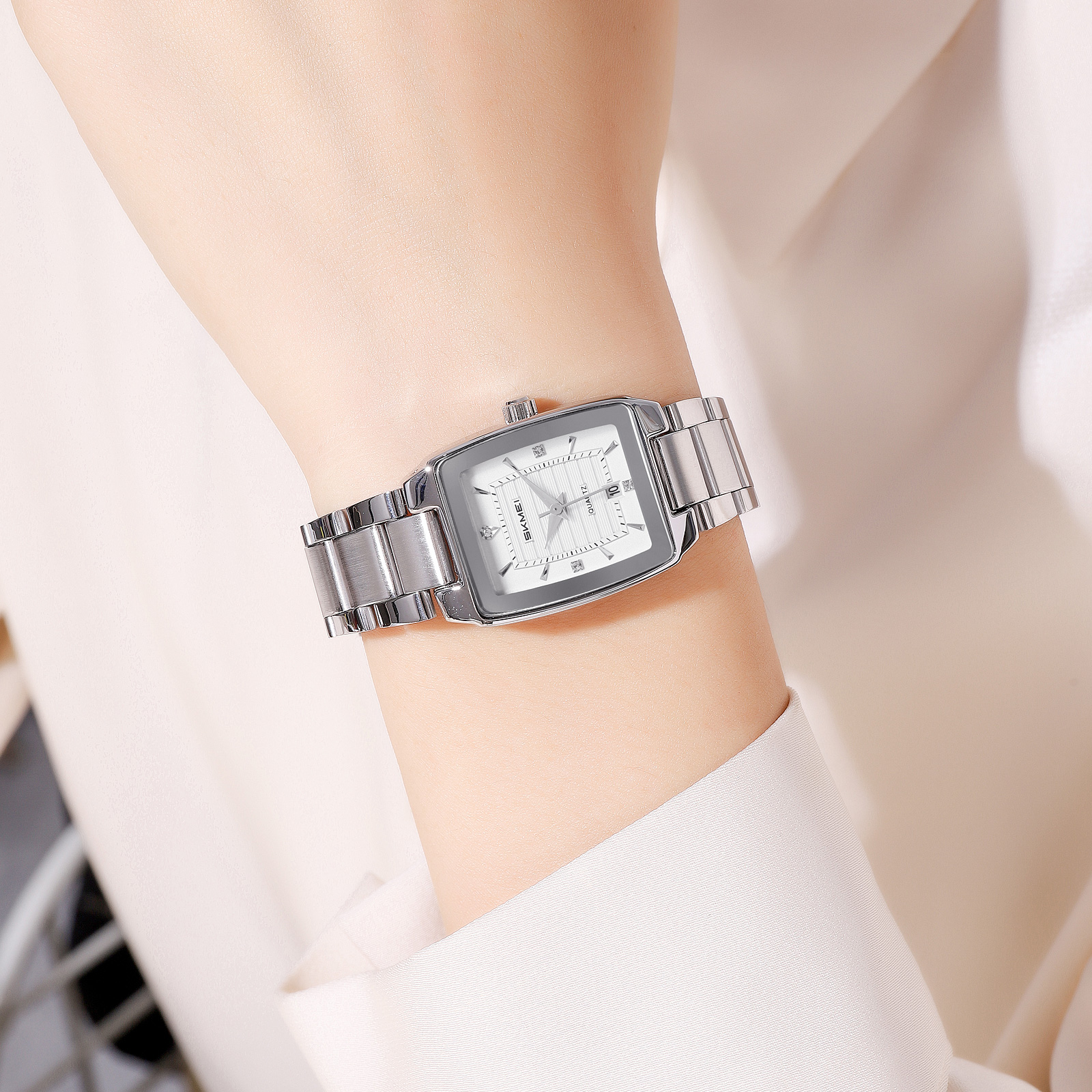 SKMEI 2578 FASHION STEEL WATCH FOR LADY