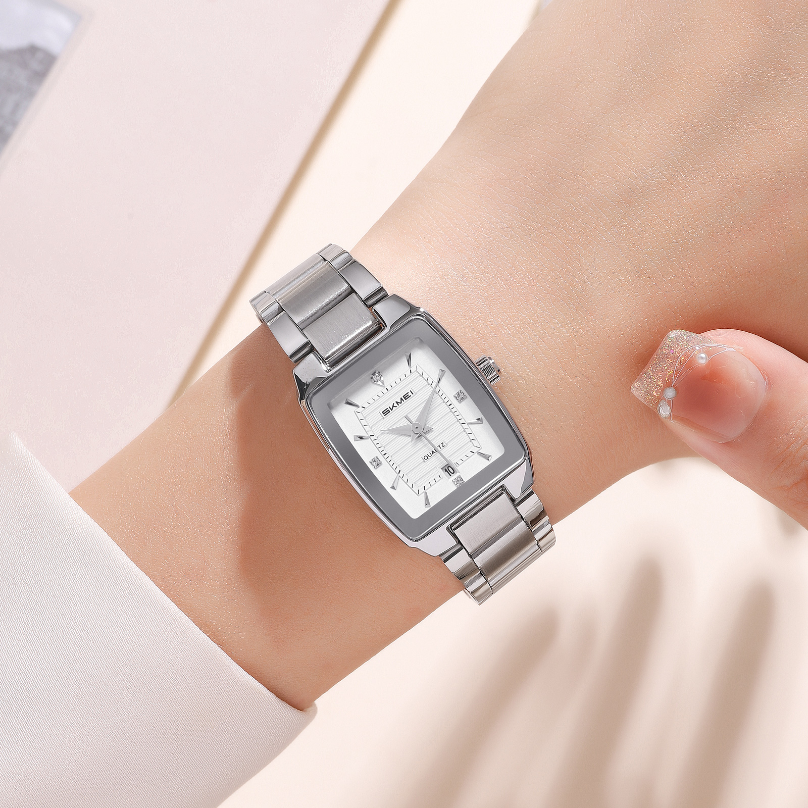 SKMEI 2578 FASHION STEEL WATCH FOR LADY