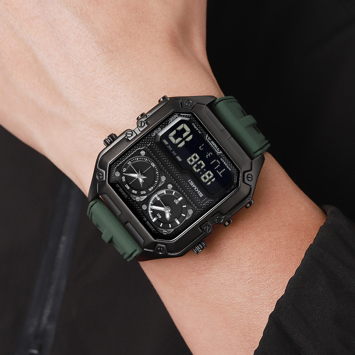 2580 SKMEI Military Style Mens Sports Watch