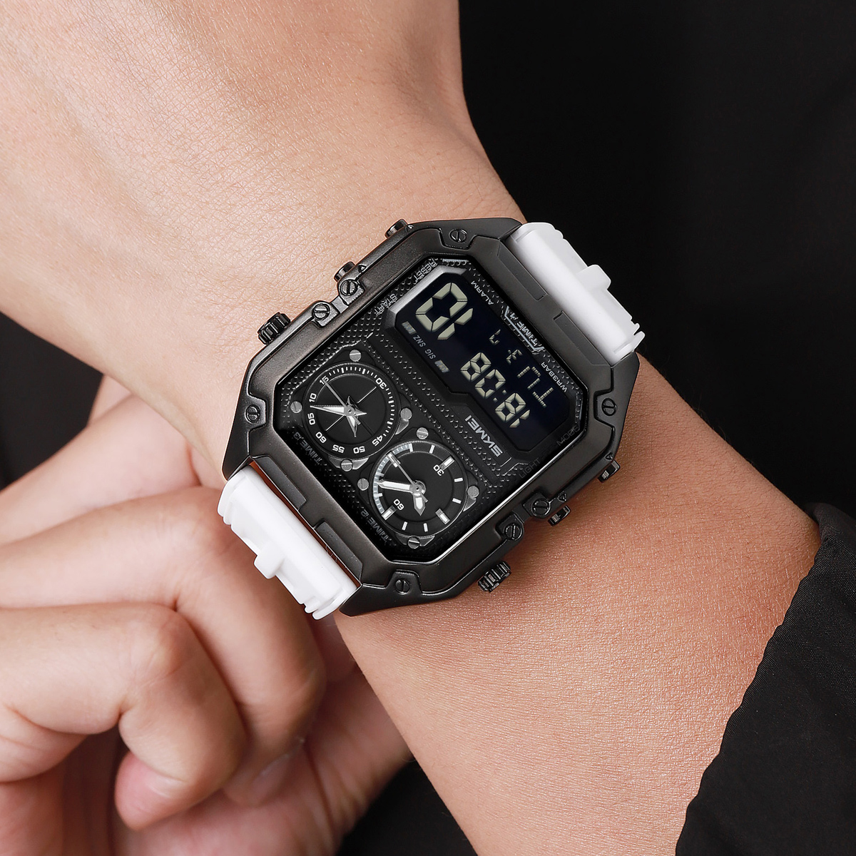2580 SKMEI Military Style Mens Sports Watch