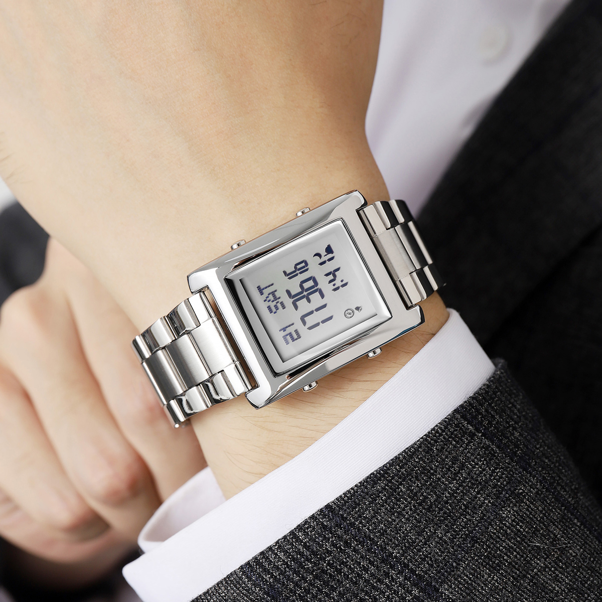 SKMEI 2591  Qibla Reminder Muslim Azan watch Supports Mobile Phone Connection