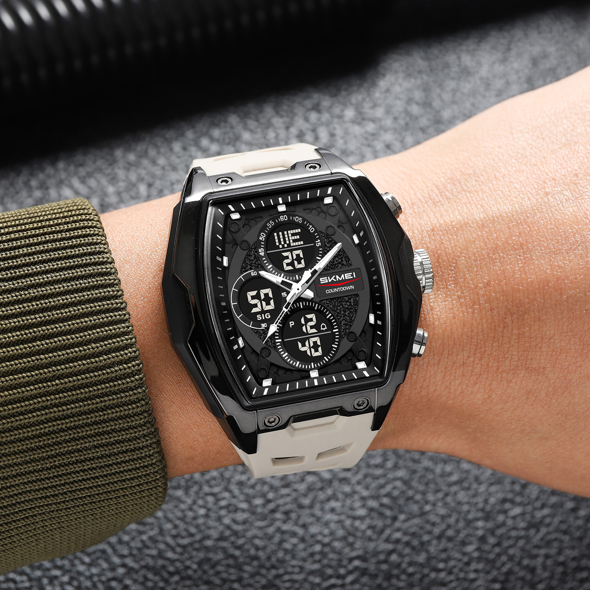 SKMEI 2601 NEW FASHION WATCH