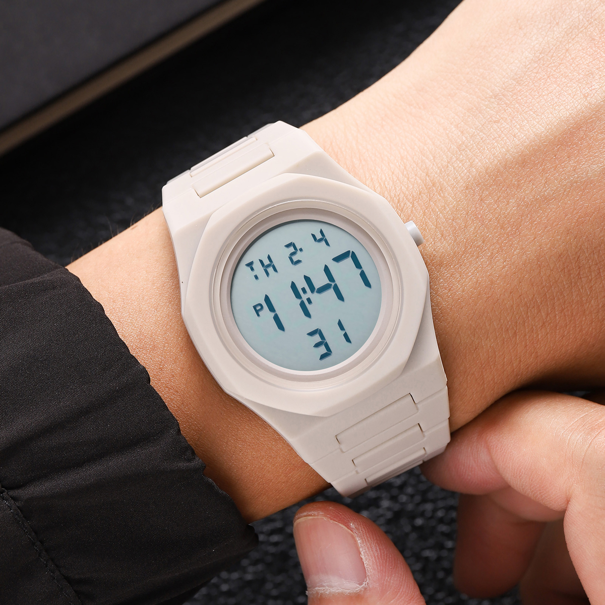 SKMEI 2613 NEW DIGITAL WATCH