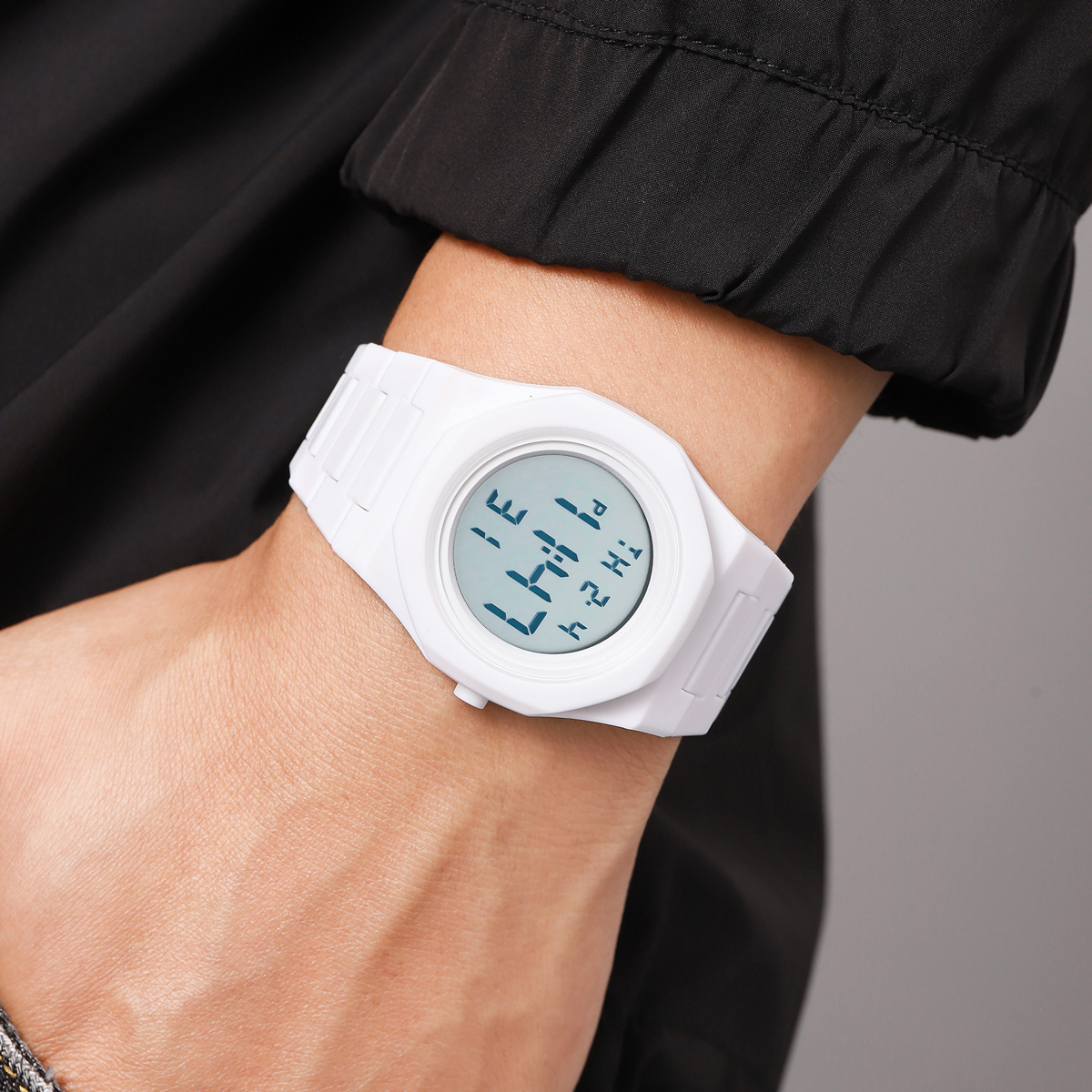 SKMEI 2613 NEW DIGITAL WATCH