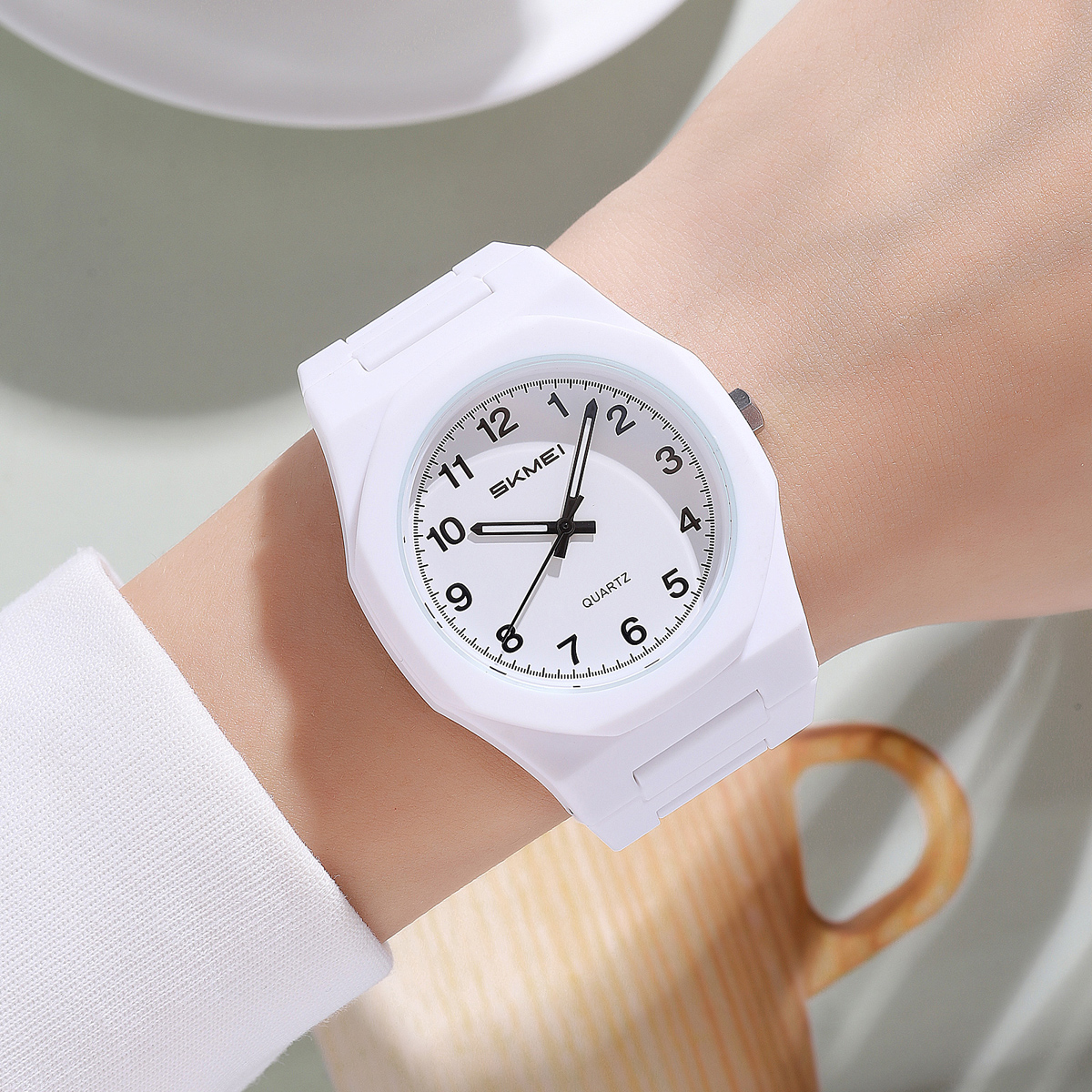 SKMEI 2615 Eastern Arabic numerals Dial Quartz Watch