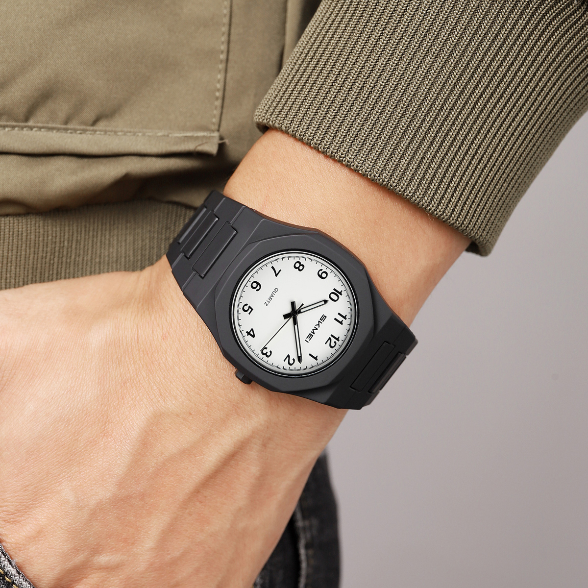 SKMEI 2615 Eastern Arabic numerals Dial Quartz Watch