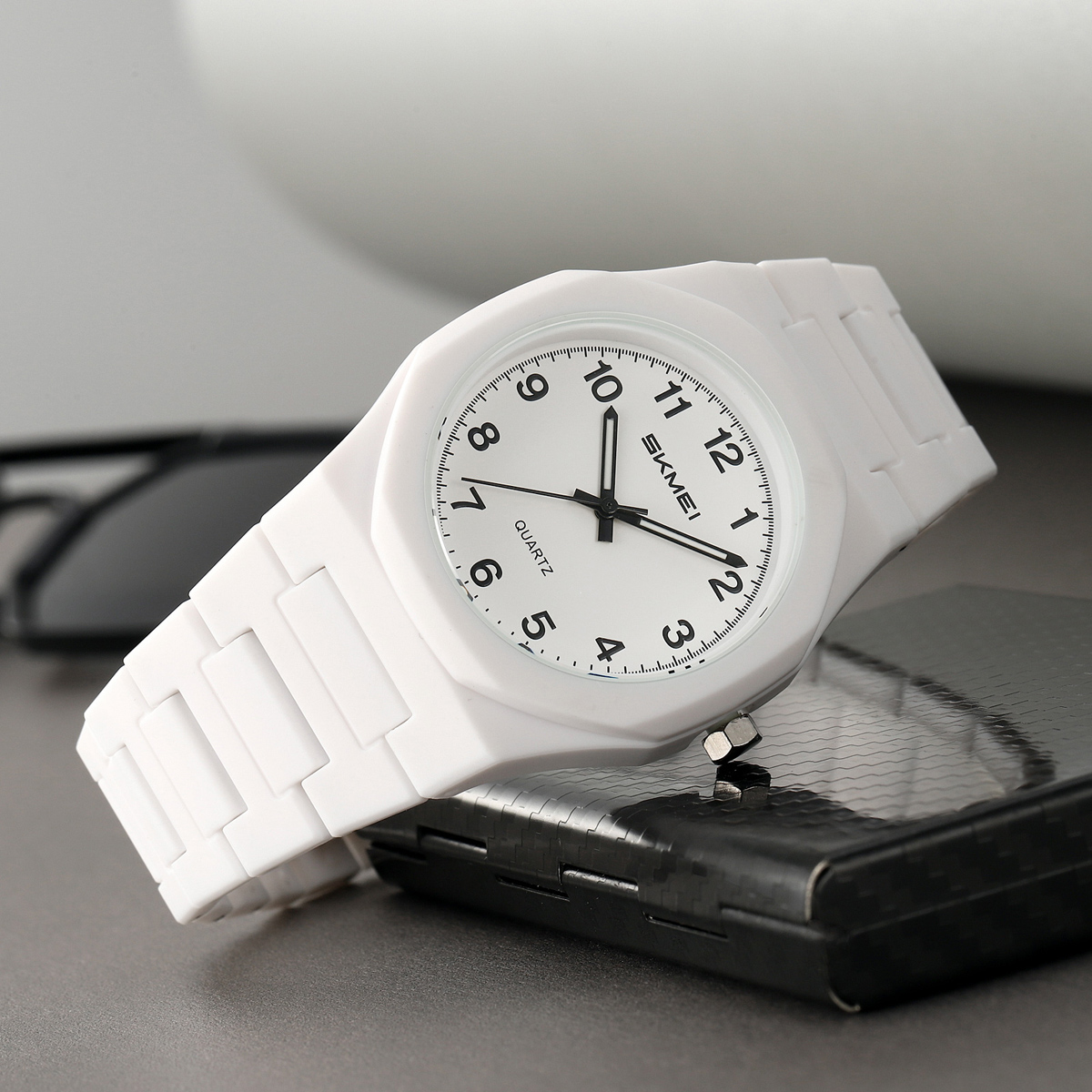 SKMEI 2615 Eastern Arabic numerals Dial Quartz Watch