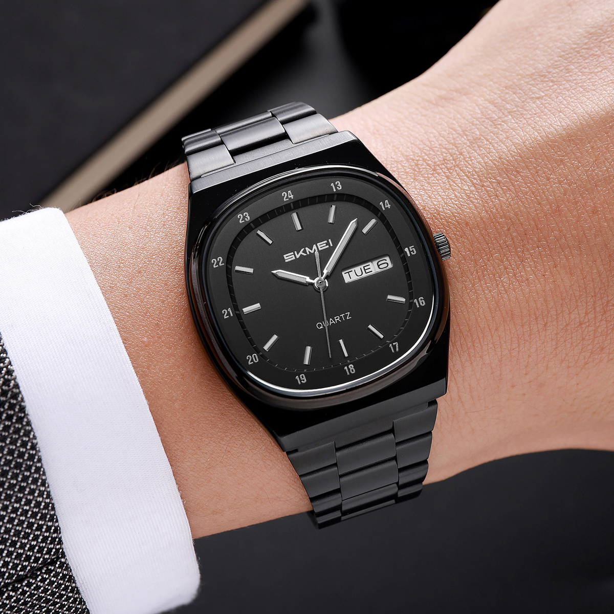 SKMEI 2630 metelic vintage quartz watch