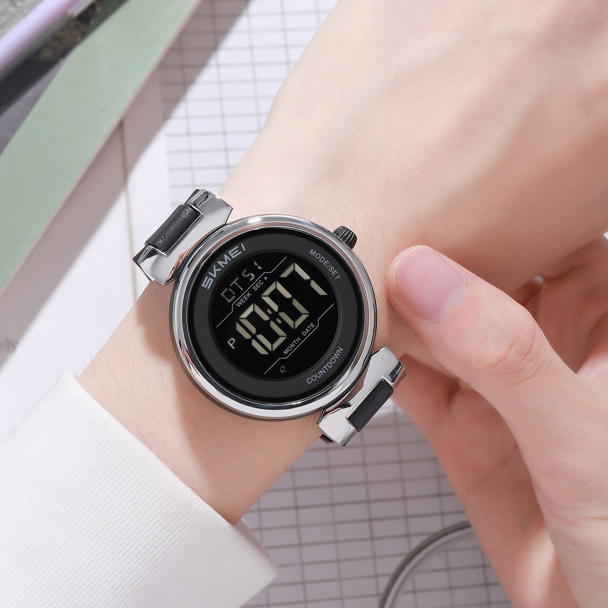 SKMEI 2633 female digital watch