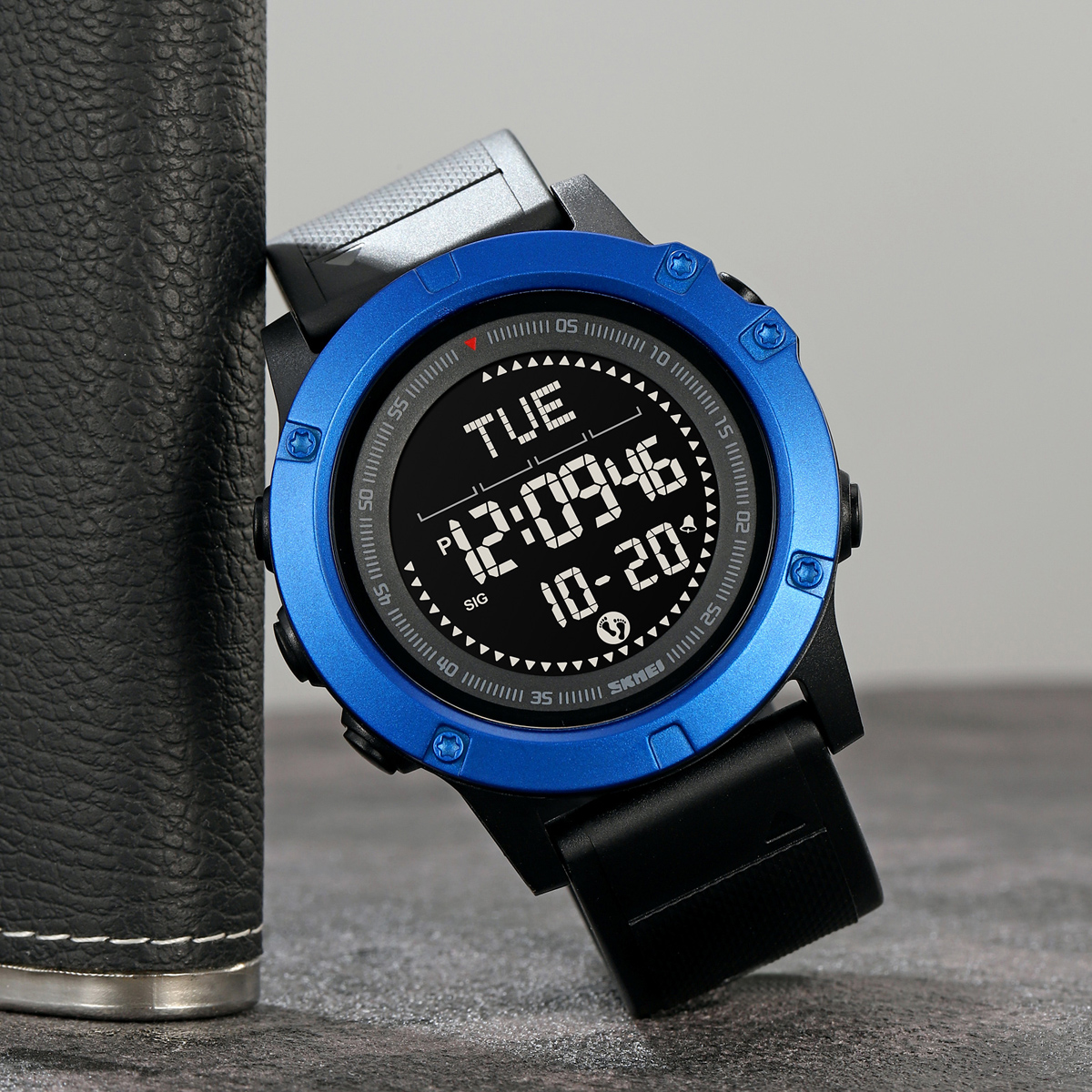 SKMEI 2639 Men's Outdoor Sports Digital Watch Pedometer 