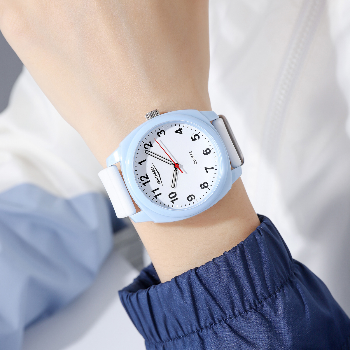 SKMEI Model 2643 Simple Stylish Silicone Quartz Watches