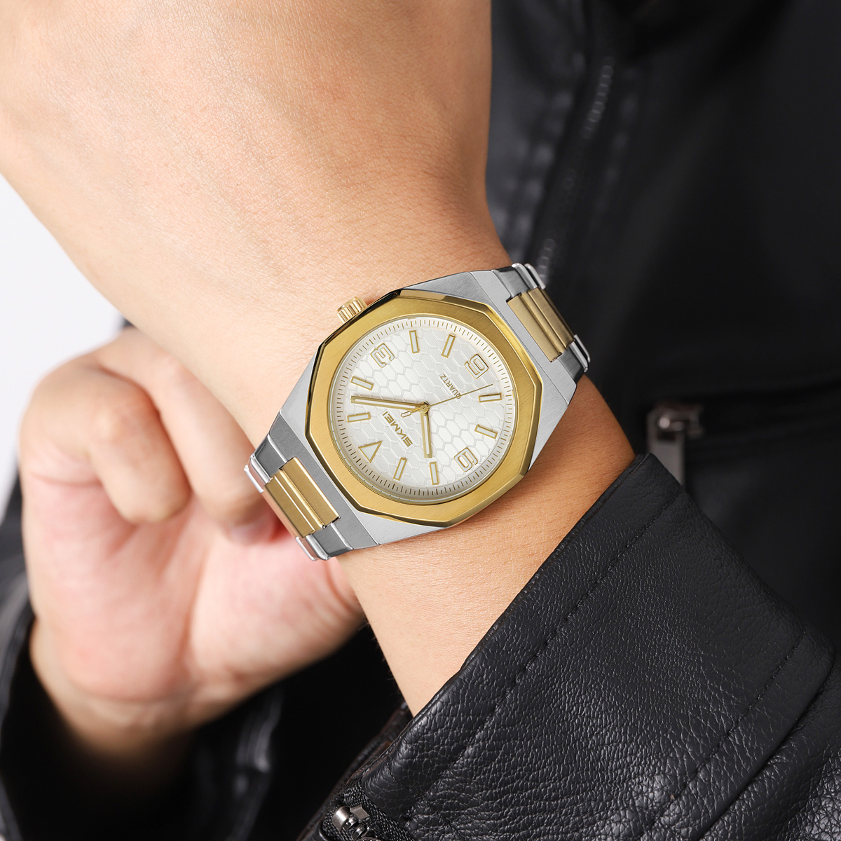 SKMEI 2657 MEN FASHION WATCH