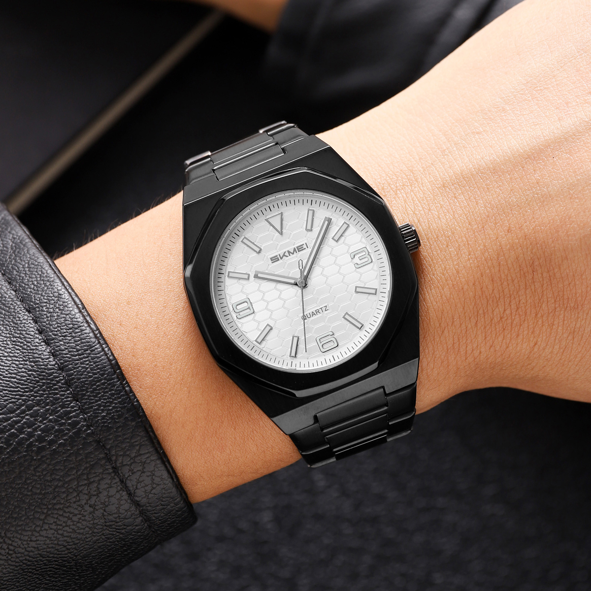 SKMEI 2657 MEN FASHION WATCH