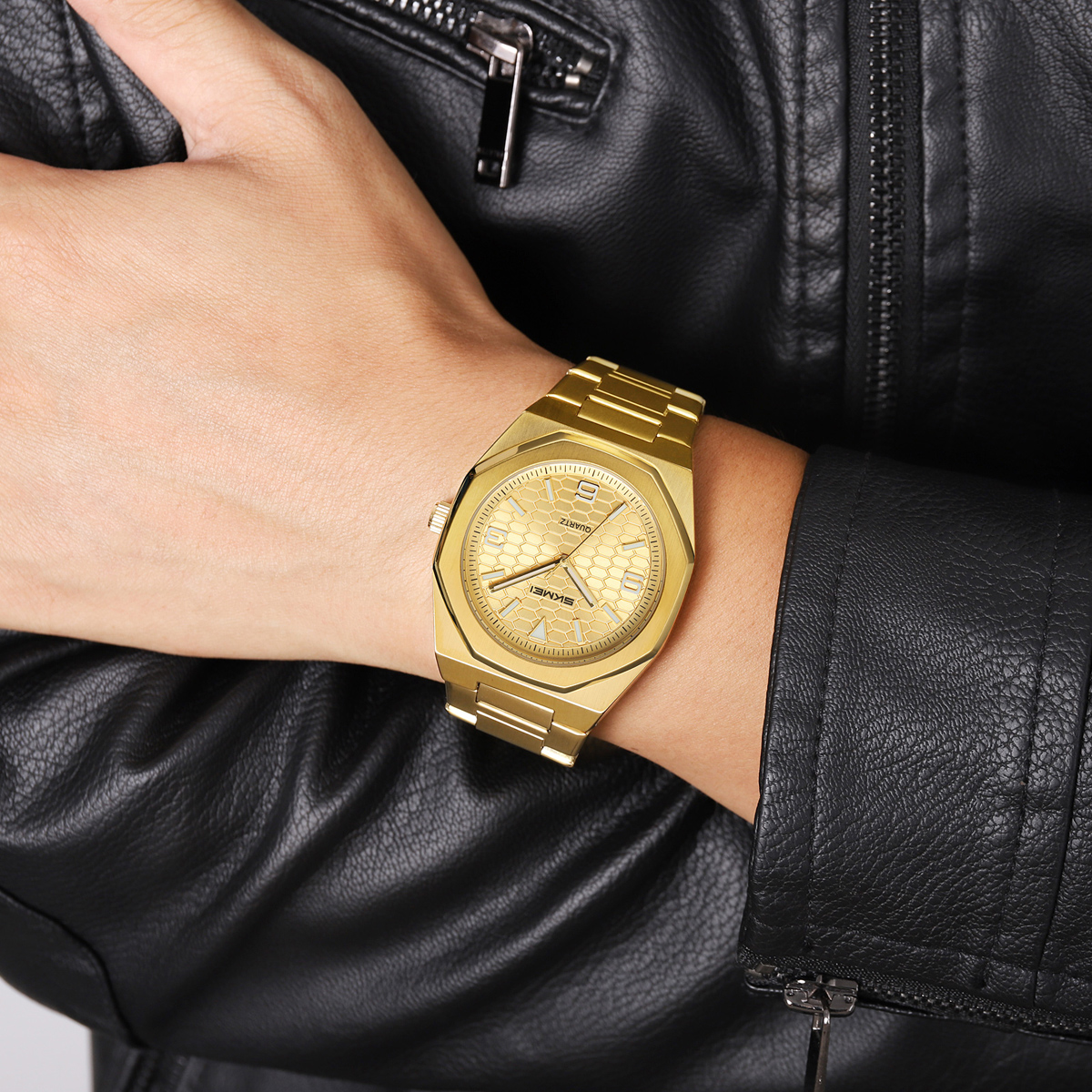 SKMEI 2657 MEN FASHION WATCH