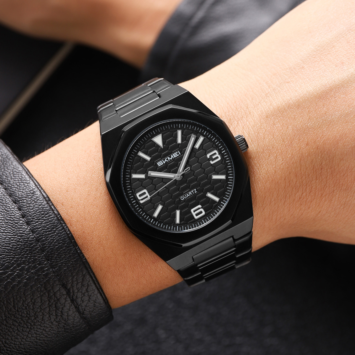 SKMEI 2657 MEN FASHION WATCH