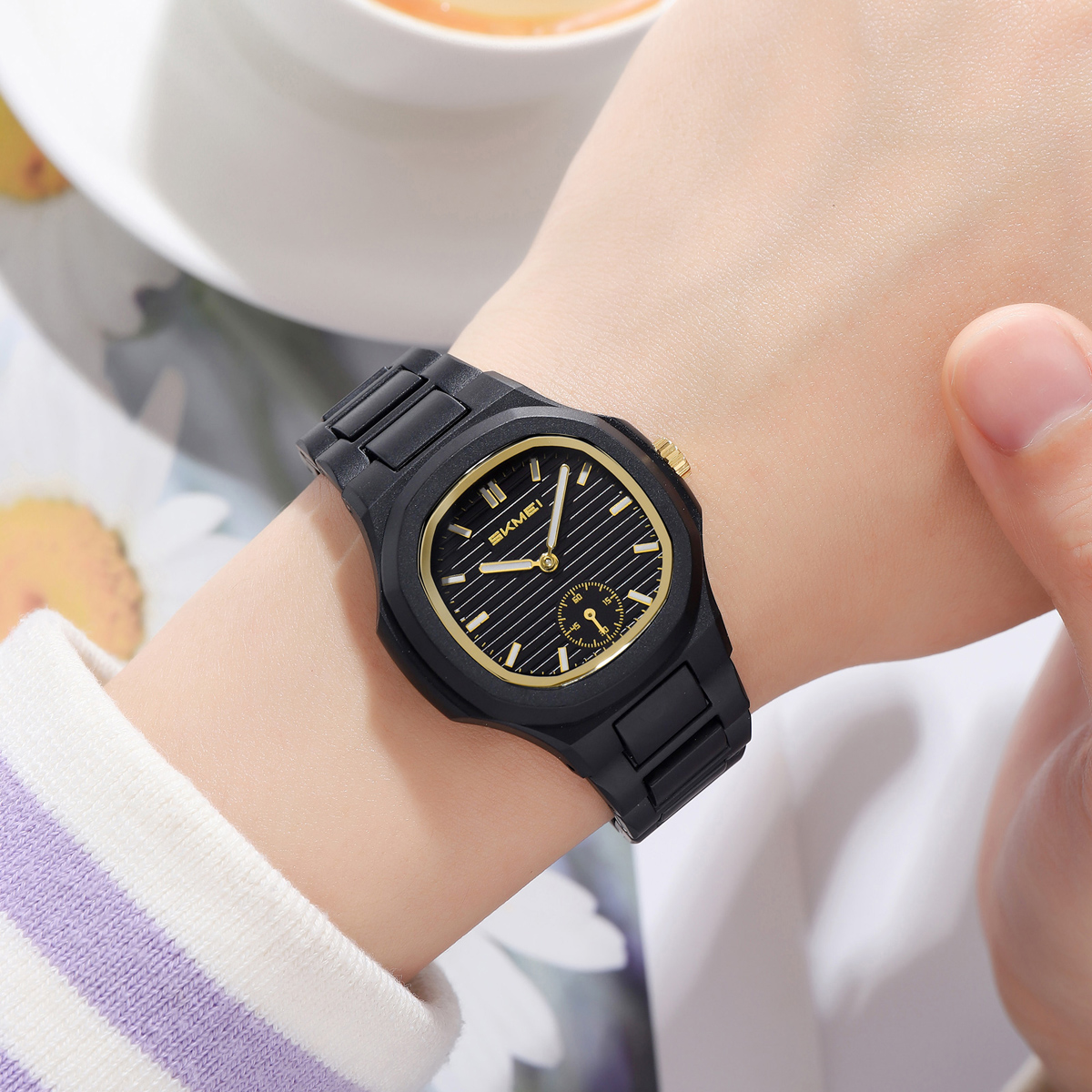 SKMEI 2678 Women Quartz Watch