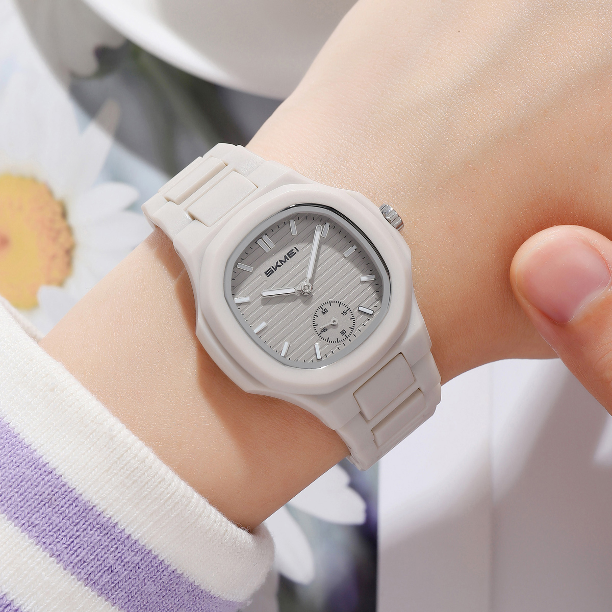 SKMEI 2678 Women Quartz Watch