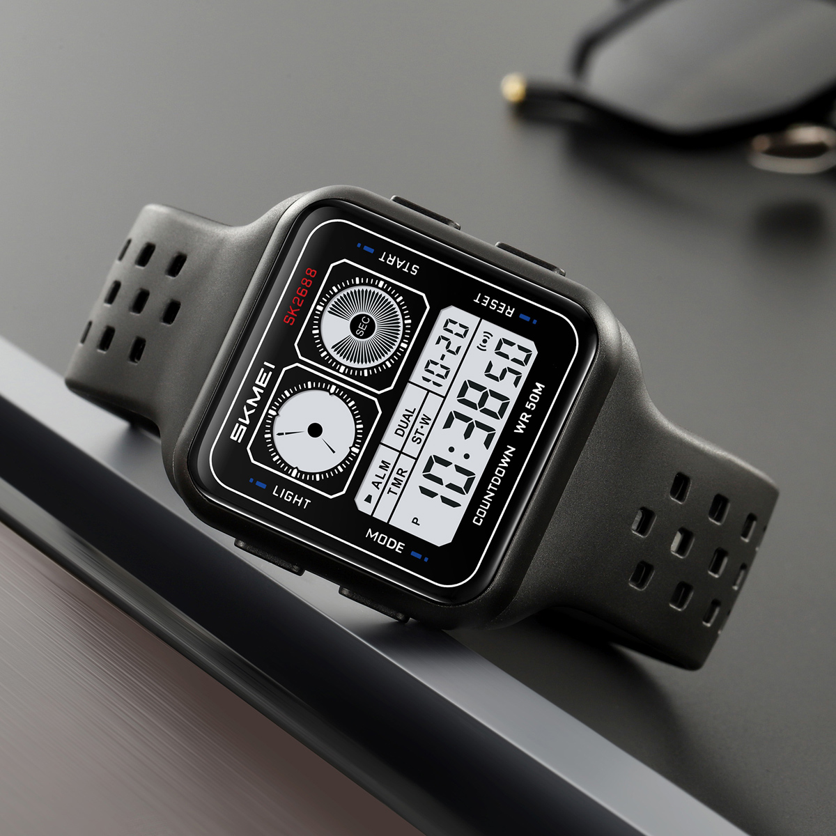 SKMEI 2688 SPORTS DIGITAL WATCH