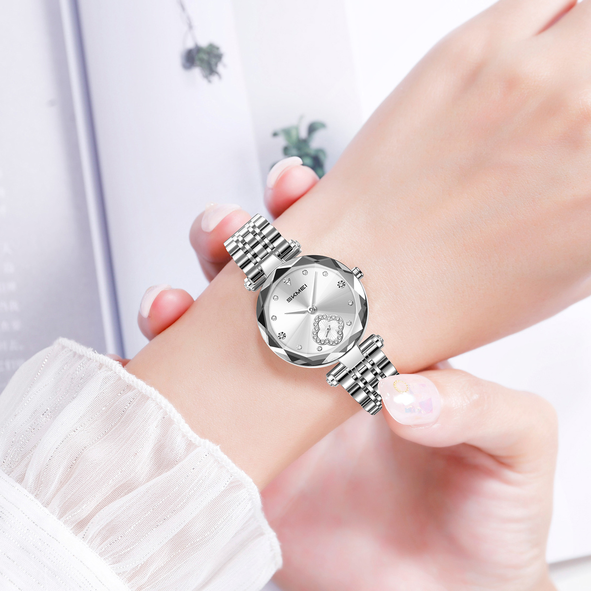 SKMEI 2718 Women Fashion Bling Diamond Quartz Wristwatch