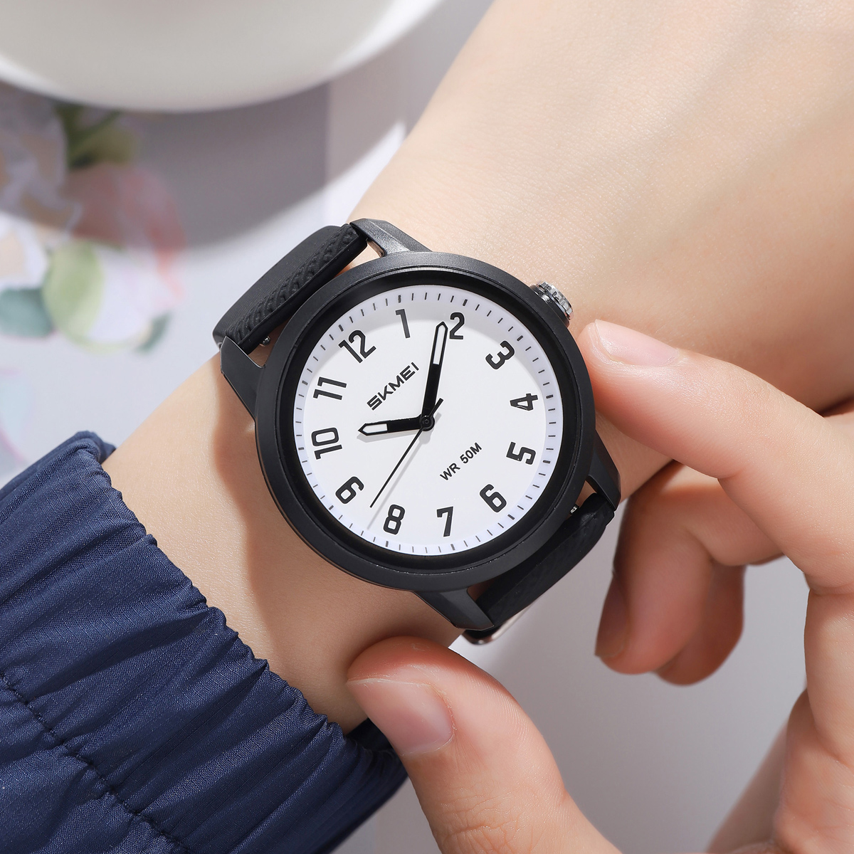 SKMEI 2733 silicone Quartz Watch