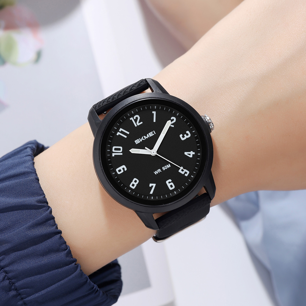 SKMEI 2733 silicone Quartz Watch