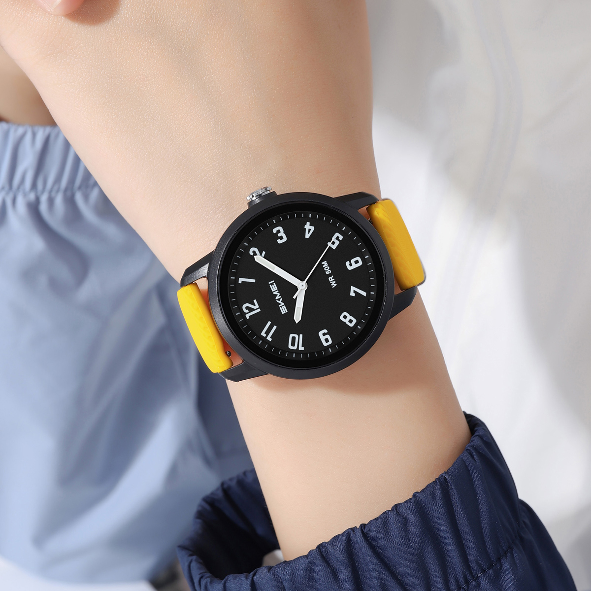 SKMEI 2733 silicone Quartz Watch