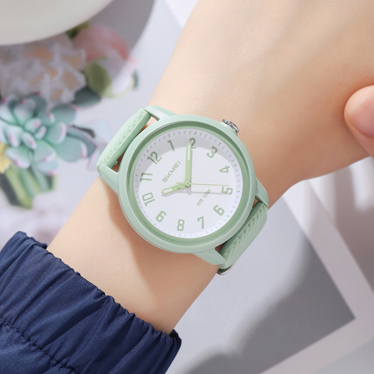 SKMEI 2733 silicone Quartz Watch