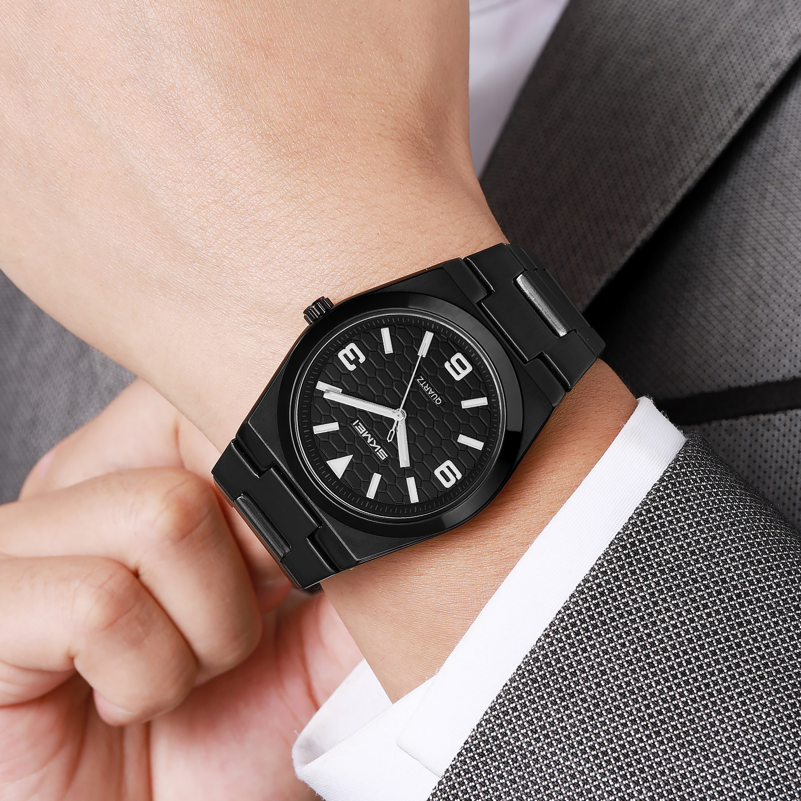 2761 SKMEI Men Honeycomb Dial Stainless Steel Wrist Watch