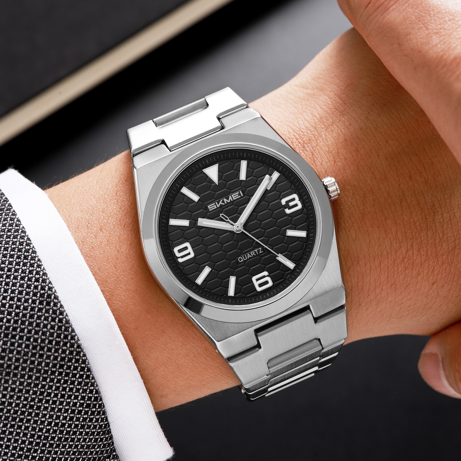 2761 SKMEI Men Honeycomb Dial Stainless Steel Wrist Watch