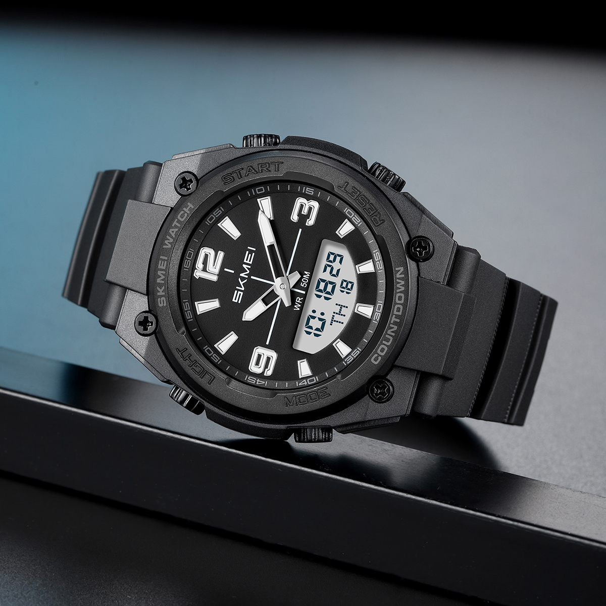 SKMEI 2796 SKMEI Men’s Outdoor Military Sports Watch