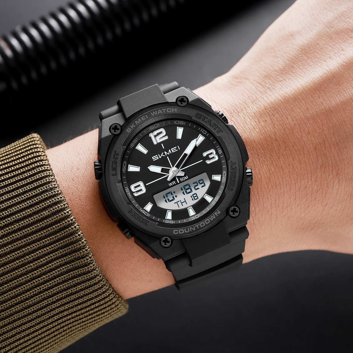 SKMEI 2796 SKMEI Men’s Outdoor Military Sports Watch