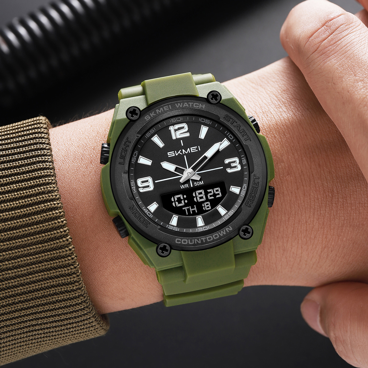 SKMEI 2796 SKMEI Men’s Outdoor Military Sports Watch