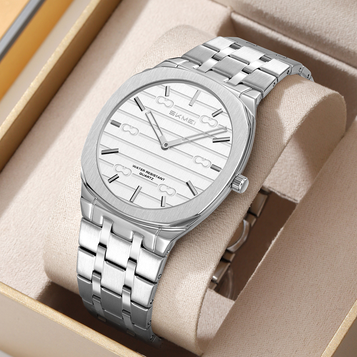 SKMEI 9372 Luxury Men's Quartz Watch with Stainless Steel Band