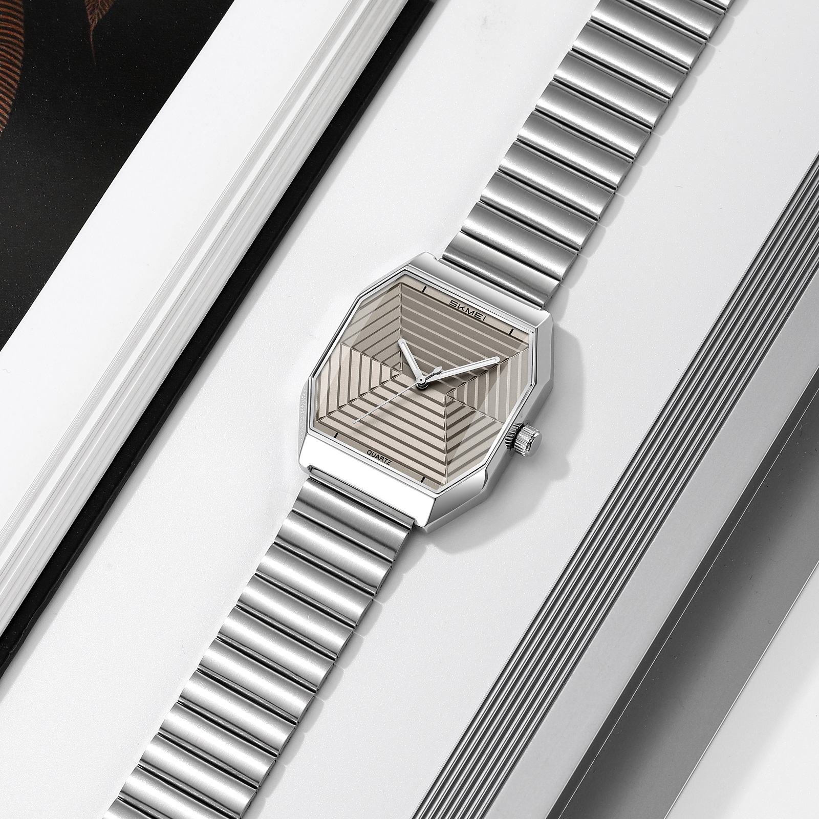 SKMEI 9393 MEN FASHION WATCH