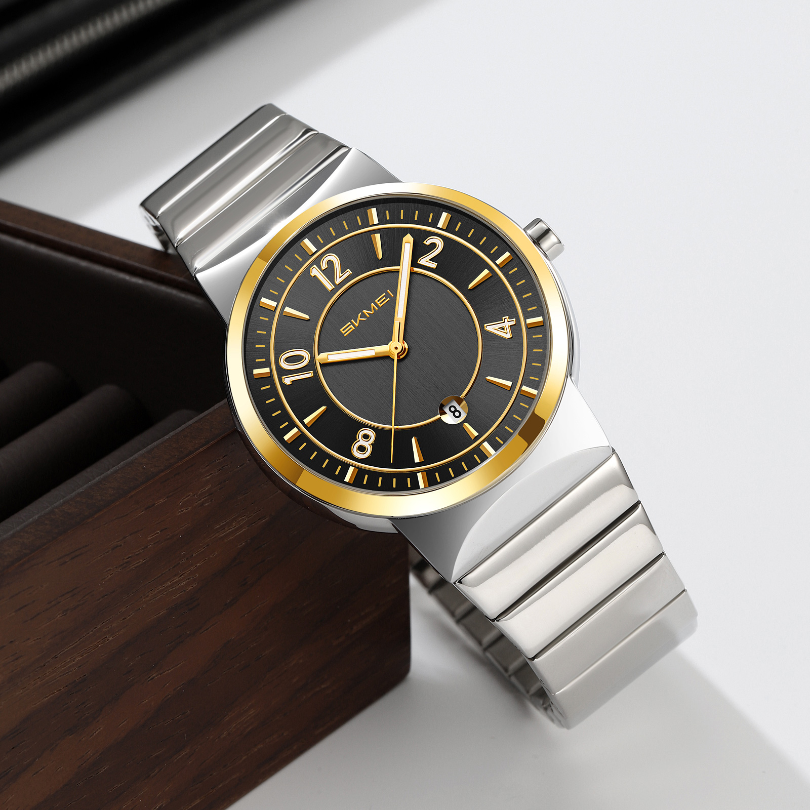 SKMEI 9401 Fashion Quartz Watch