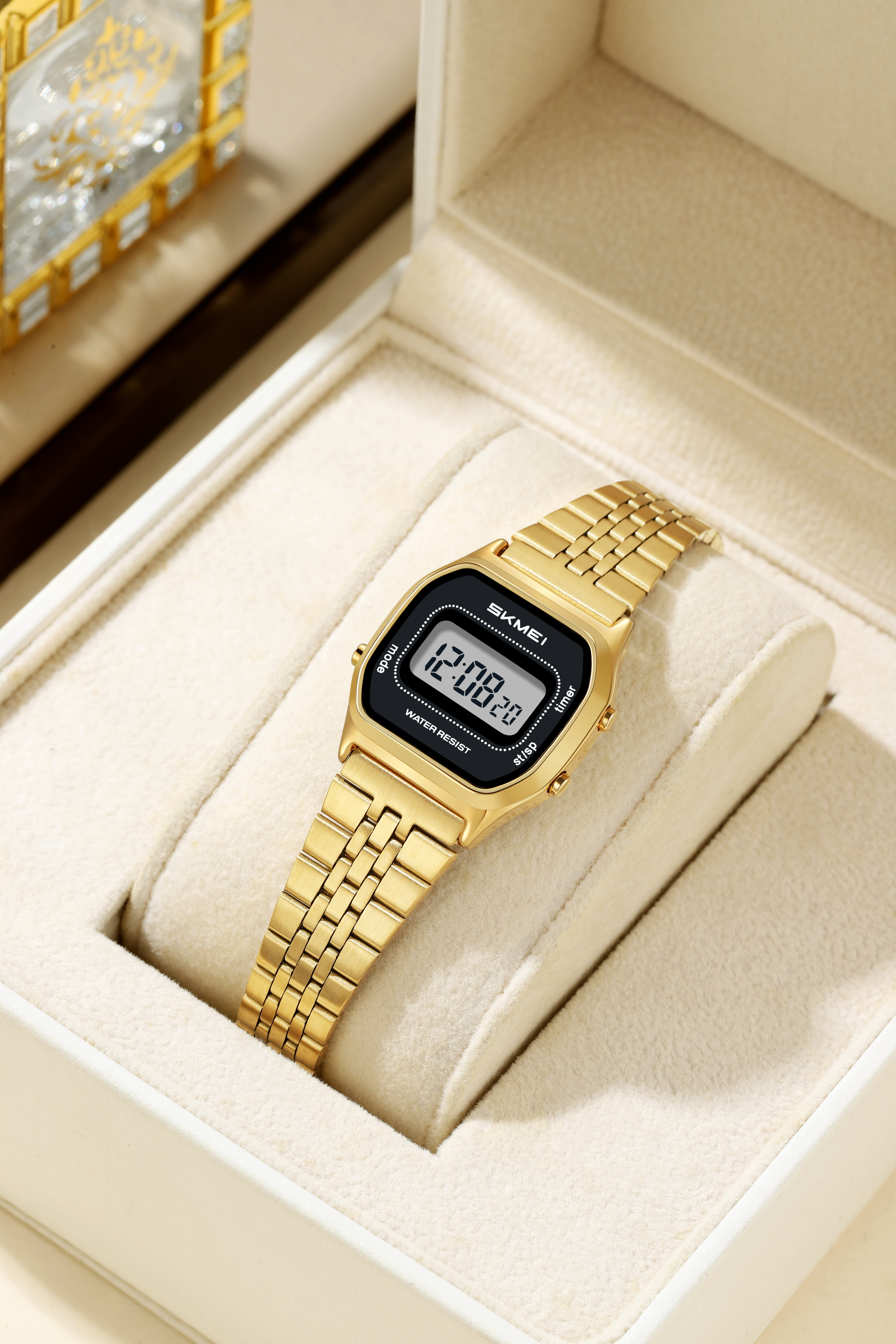 SKMEI 2651 Classic Retro Digital Watch