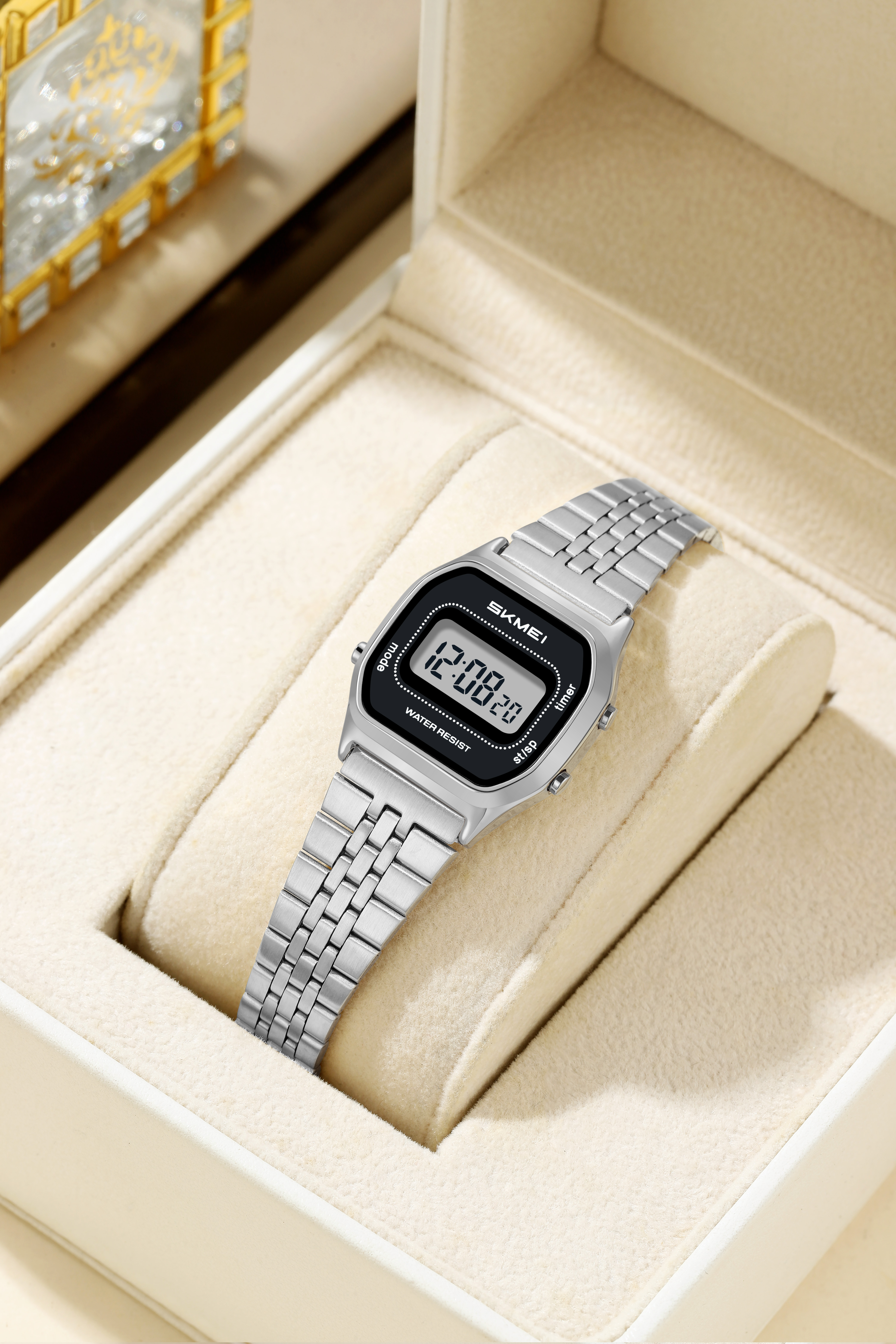 SKMEI 2651 Classic Retro Digital Watch