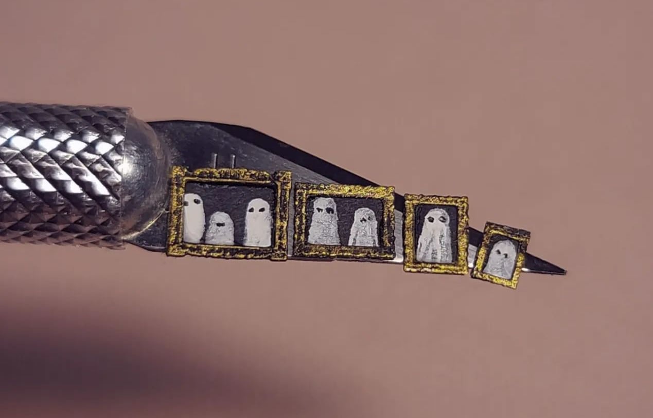 ?LOWEST PRICE IN HISTORY? Haunted coffin minature dollhouse with tiny ghosties inside