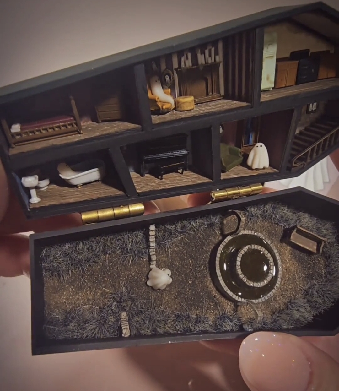 ?LOWEST PRICE IN HISTORY? Haunted coffin minature dollhouse with tiny ghosties inside