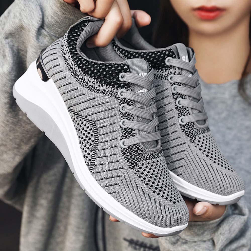 Nuevas zapatillas transpirables de suela gruesa para mujer