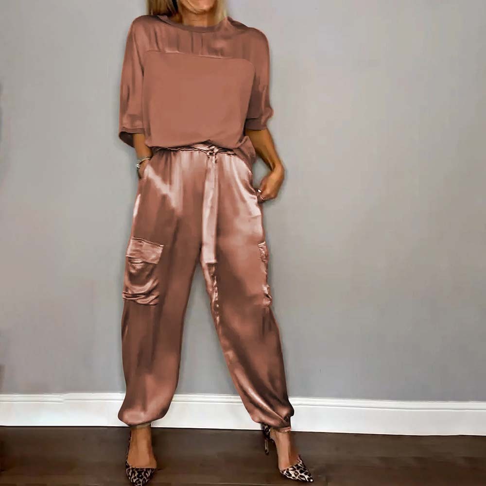 Conjunto dos piezas de top y pantalón media manga de raso liso
