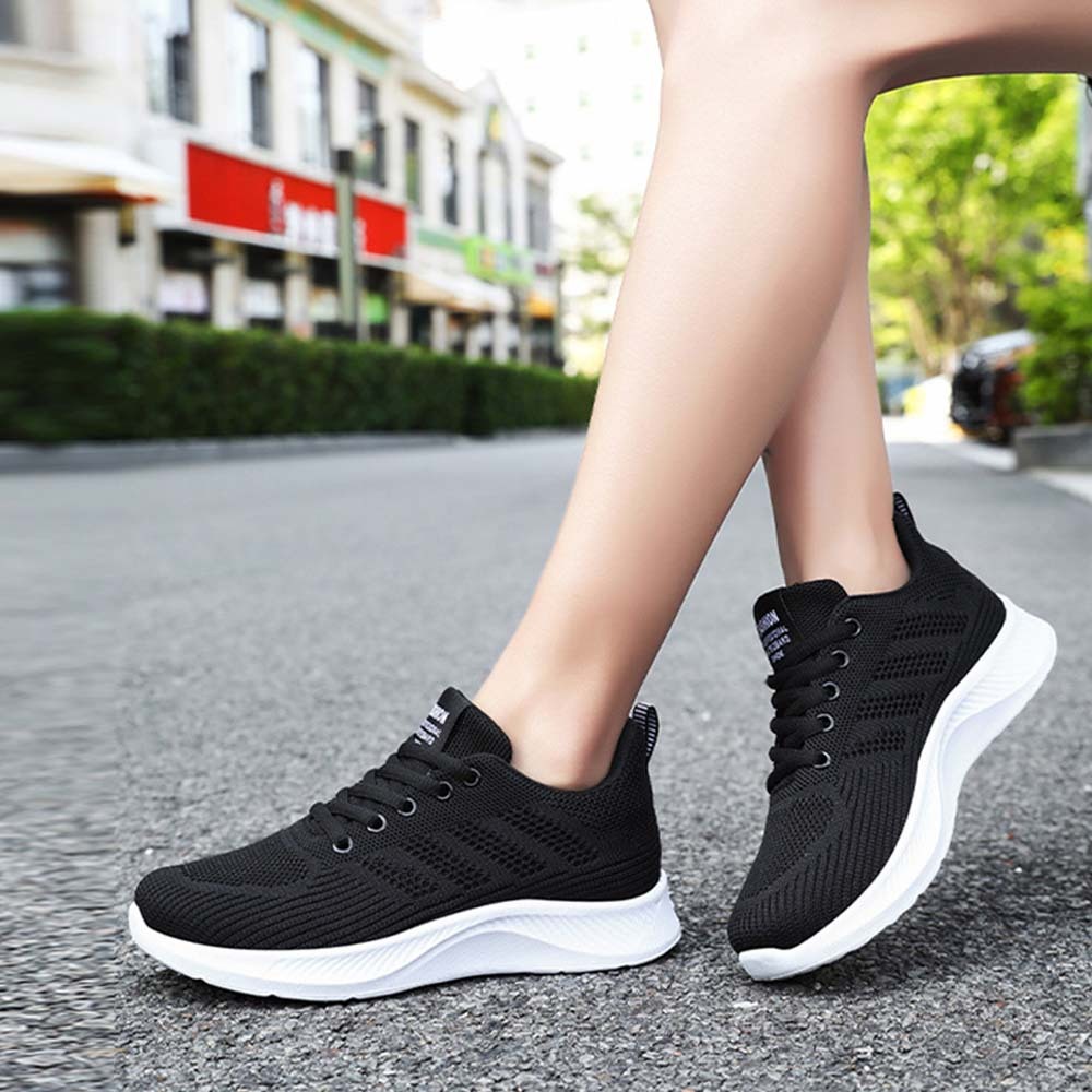 Women's Breathable Flyknit Mesh Casual Lace-up Sneakers