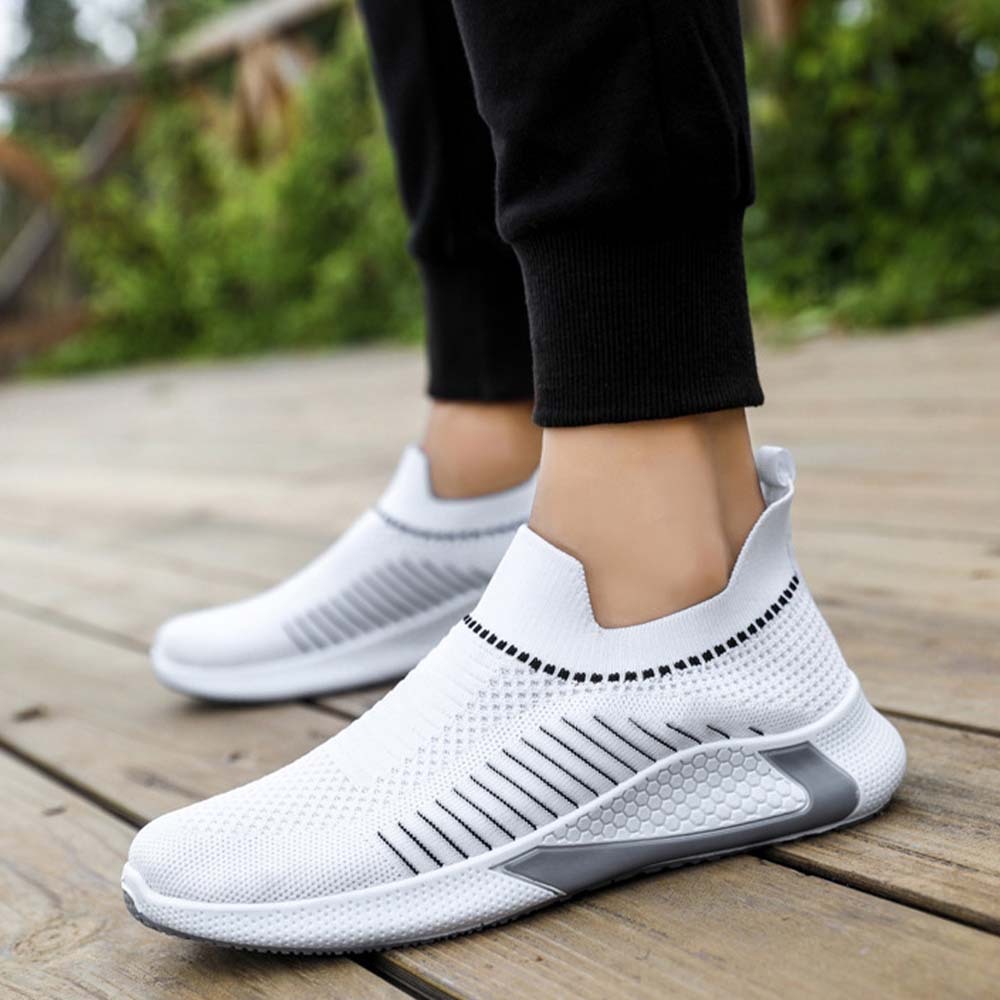 2024 New men's breathable and comfortable casual sports shoes
