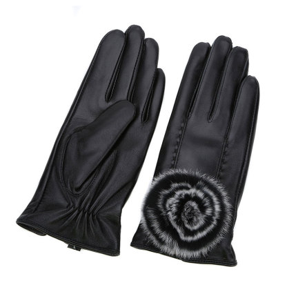 Elegantes guantes de flores de peluche