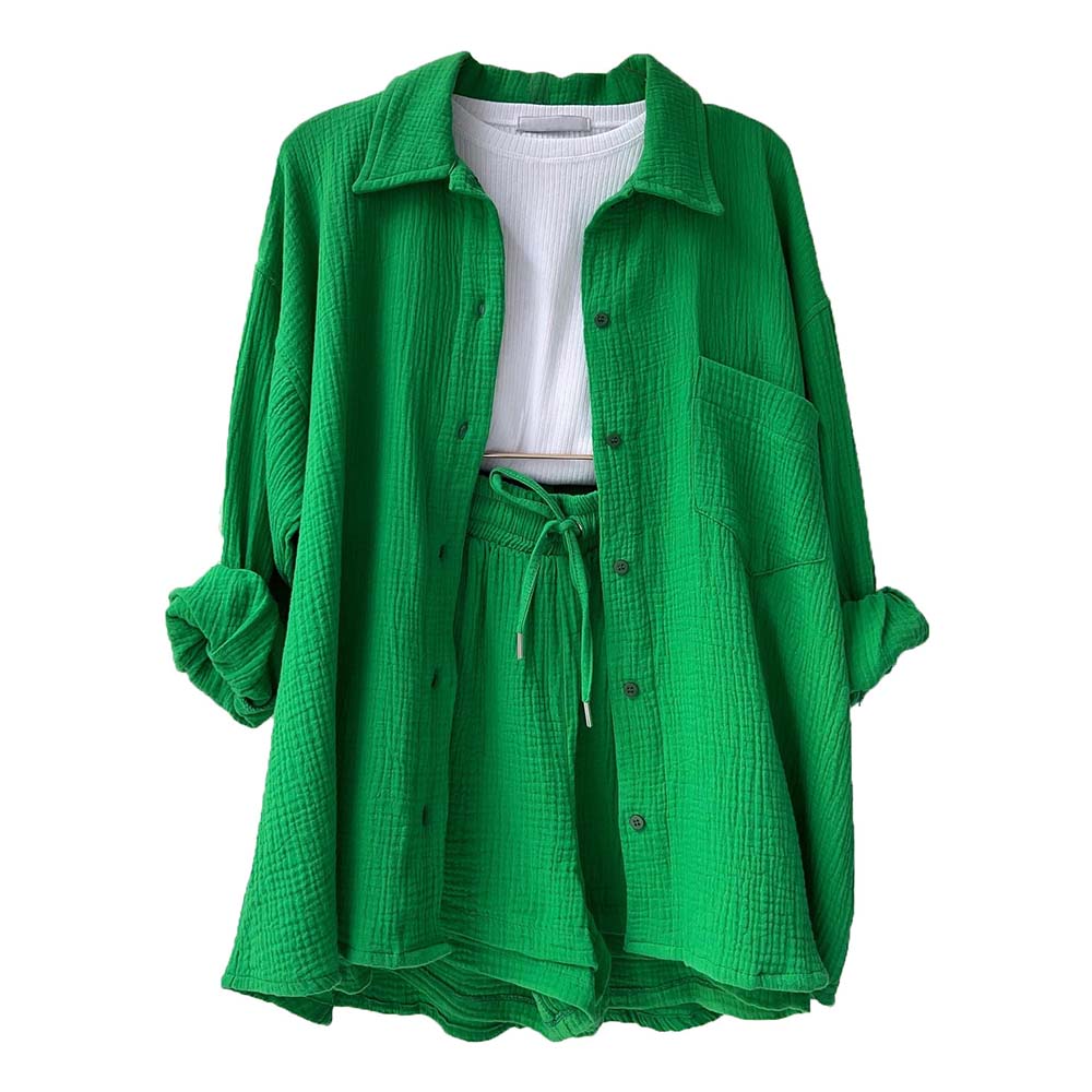 Traje de mujer (camisa de manga larga + pantalón corto)