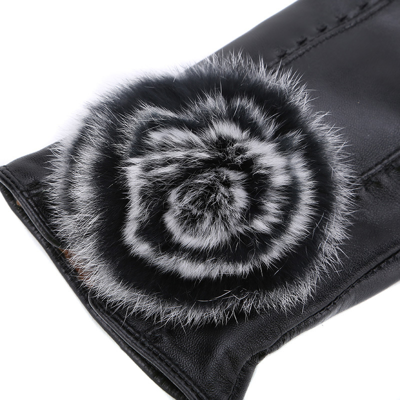 Elegantes guantes de flores de peluche